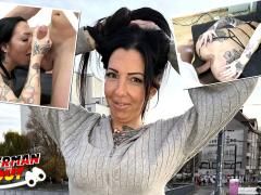Vor der Cam die Tattooschlampe zur Probe gebumst